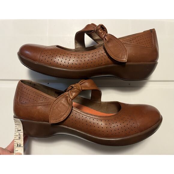 Dansko Leather Mary Janes Deidra Knot Brown Cognac Comfort Shoes Size 8.5-9 - Picture 7 of 10
